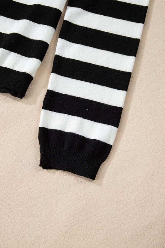 High collar knit sweater and black striped slim cutting