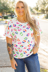 White textured t-shirt with large leopard print *