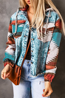 Chaqueta de mezclilla multicolor con estampado azteca y dobladillo de efiloche