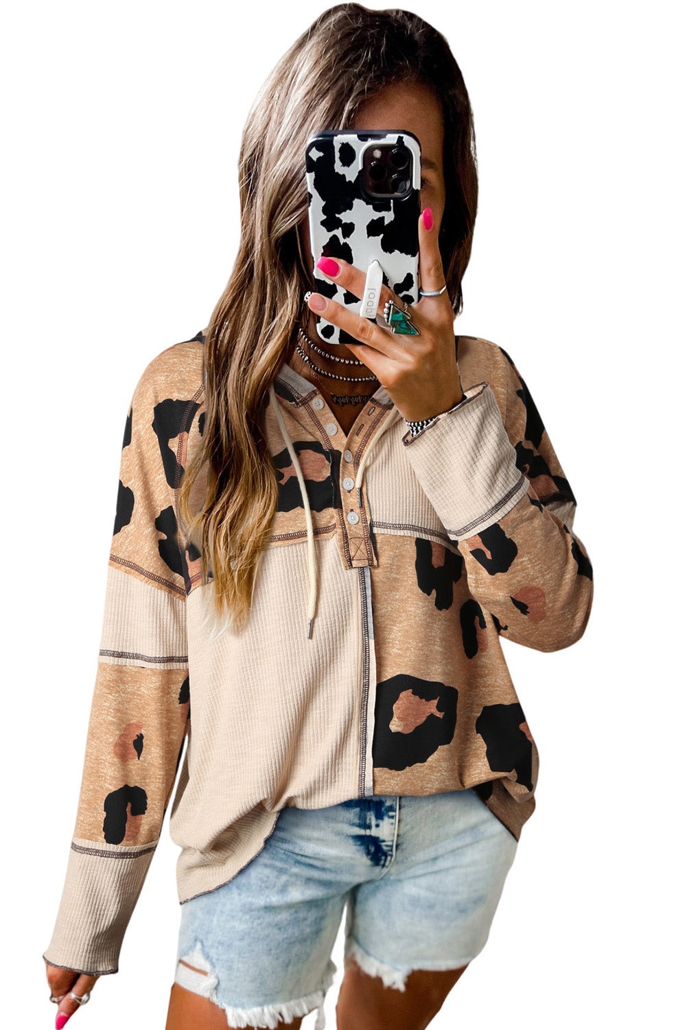 Top de manga larga con patchwork acanalado y costura expuesta con estampado de leopardo