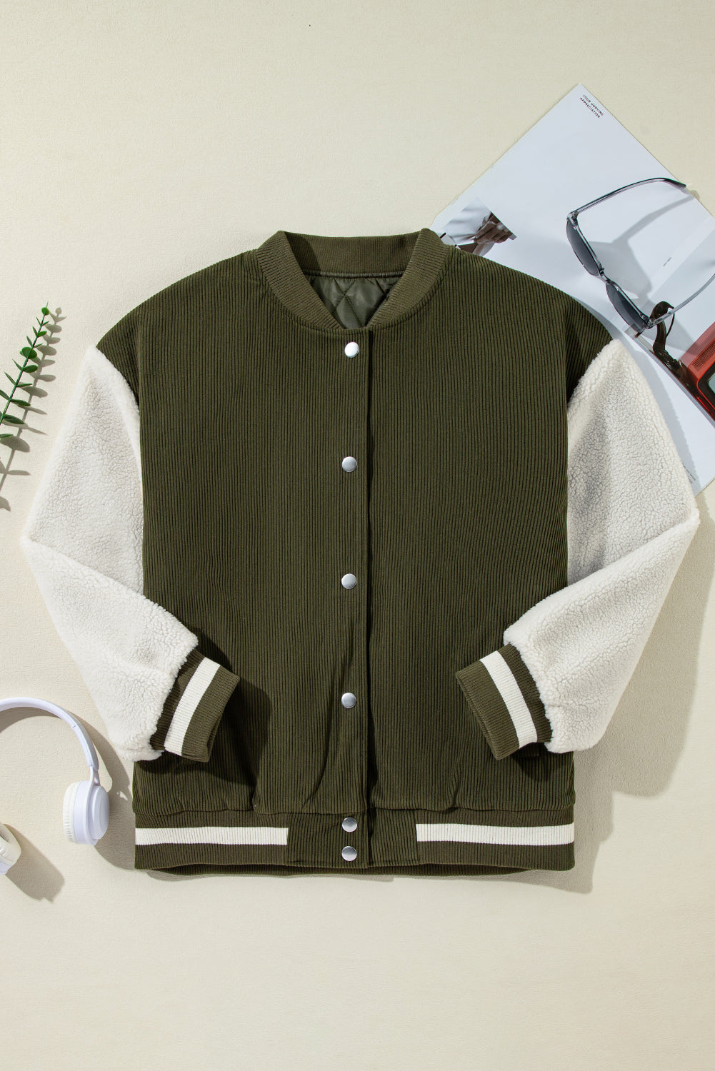 Blouson aviateur boutonné en velours côtelé vert brume-A WOMAN WE LOVE