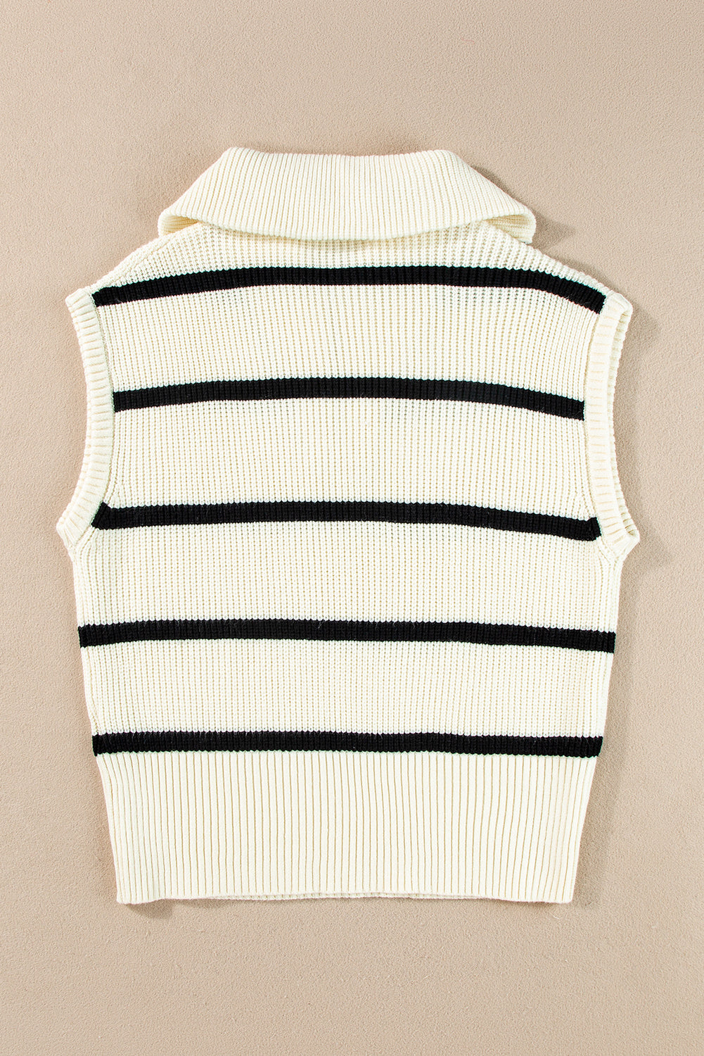 Haut en tricot à manches courtes et col zippé à rayures blanches