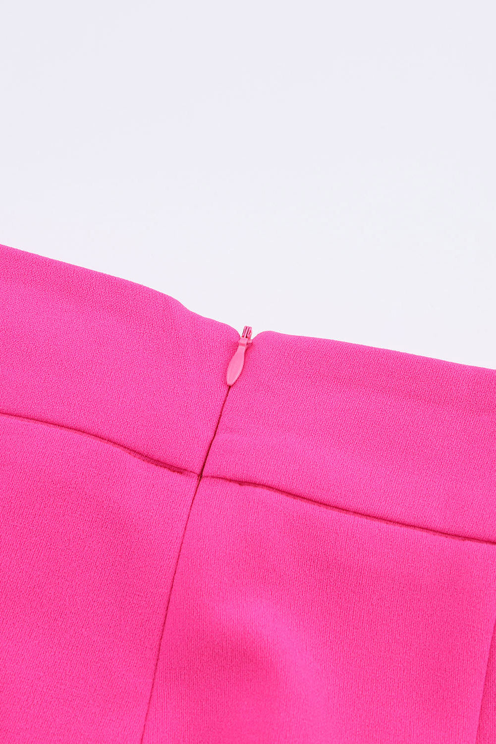 Pantalon large à ceinture avec boucle en strass rose