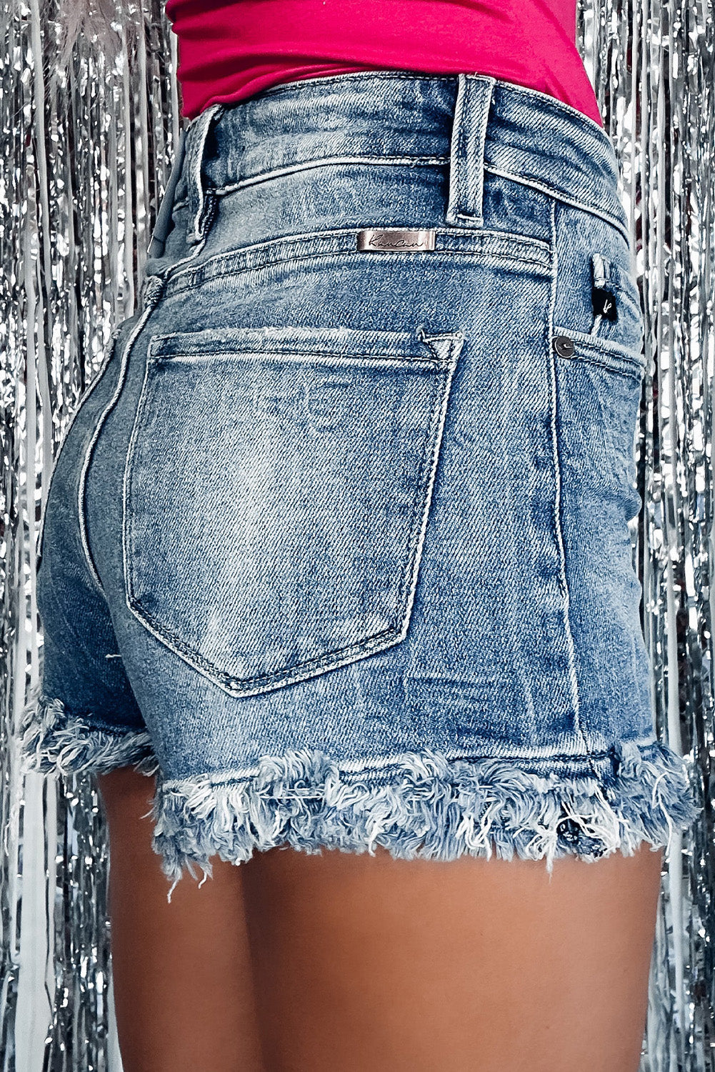 Orlo crudo blu ricco di skinnny shinny shorts