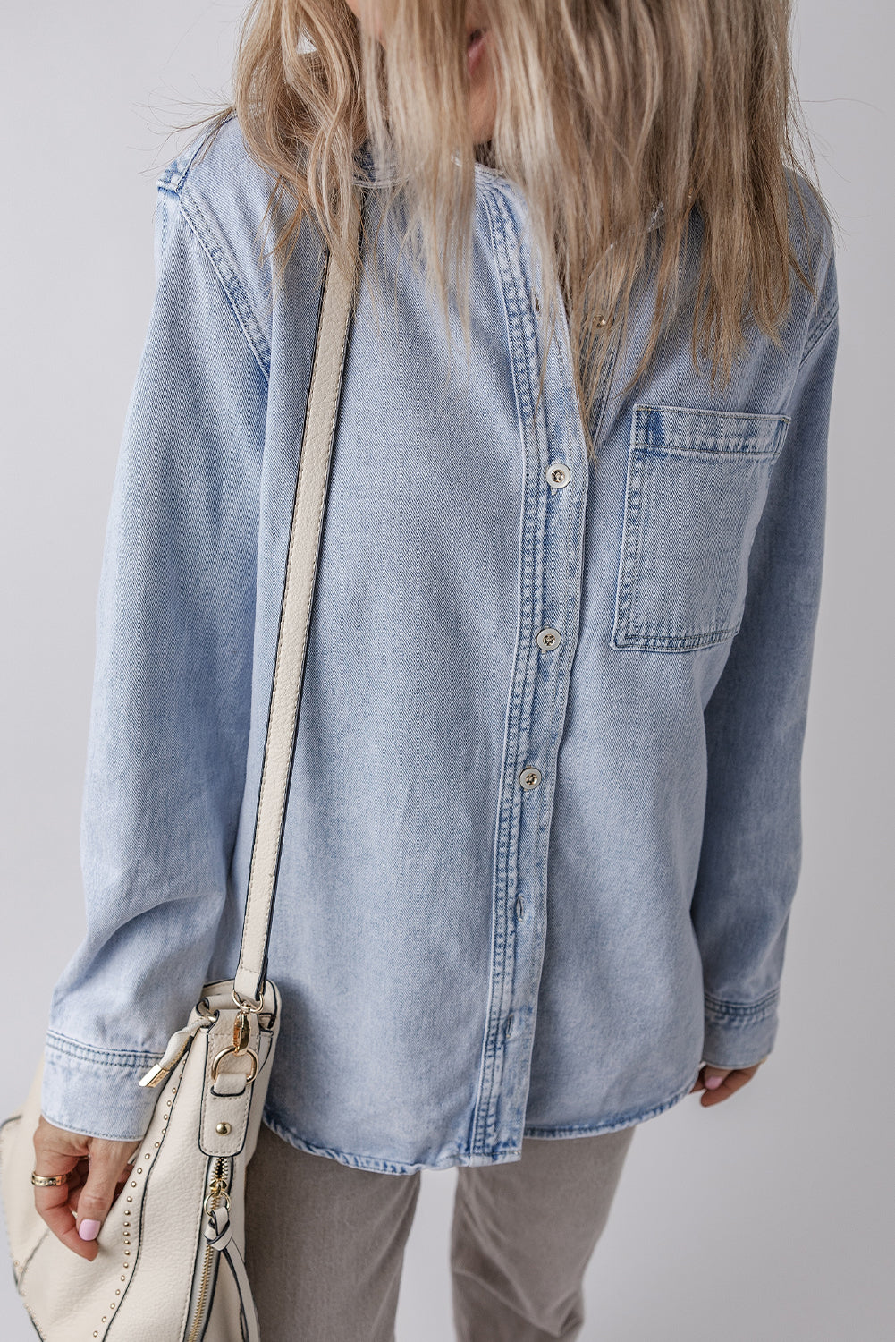 Veste en denim boutonnée à manches longues et poche poitrine Beau Blue