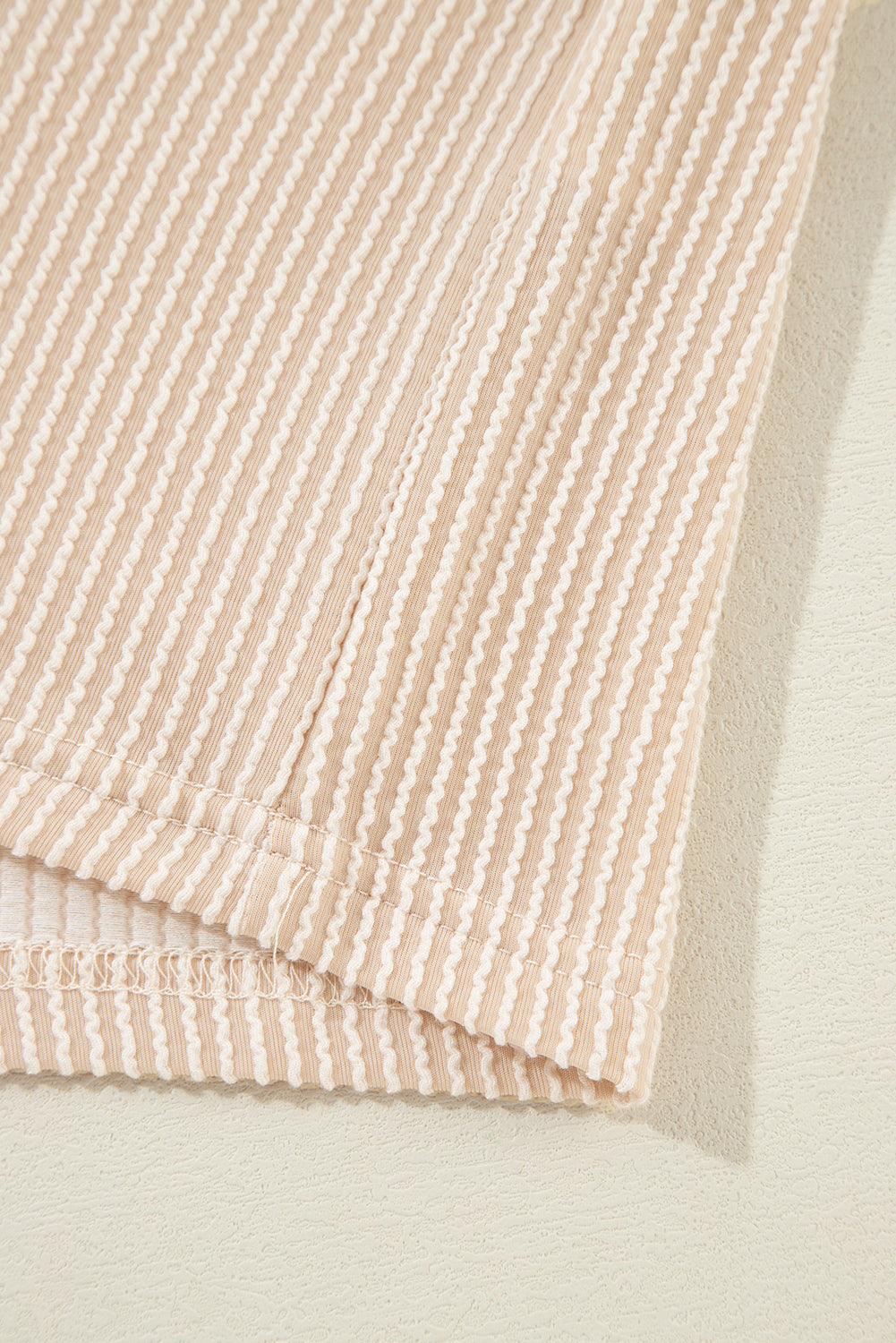 Ample cutting t-shirt with pockets *