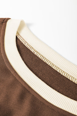 Coffee -colored coat -colored sweater set *