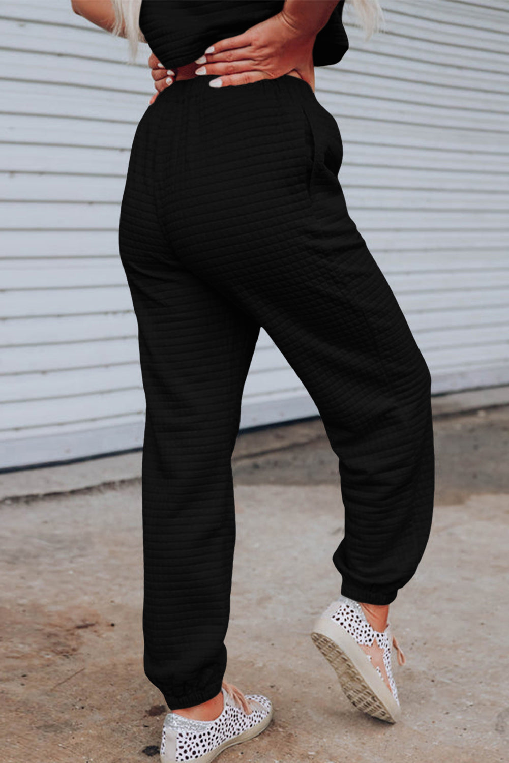 Black Trellis Textured Cropped T-Shirt and Jogger Pants Set