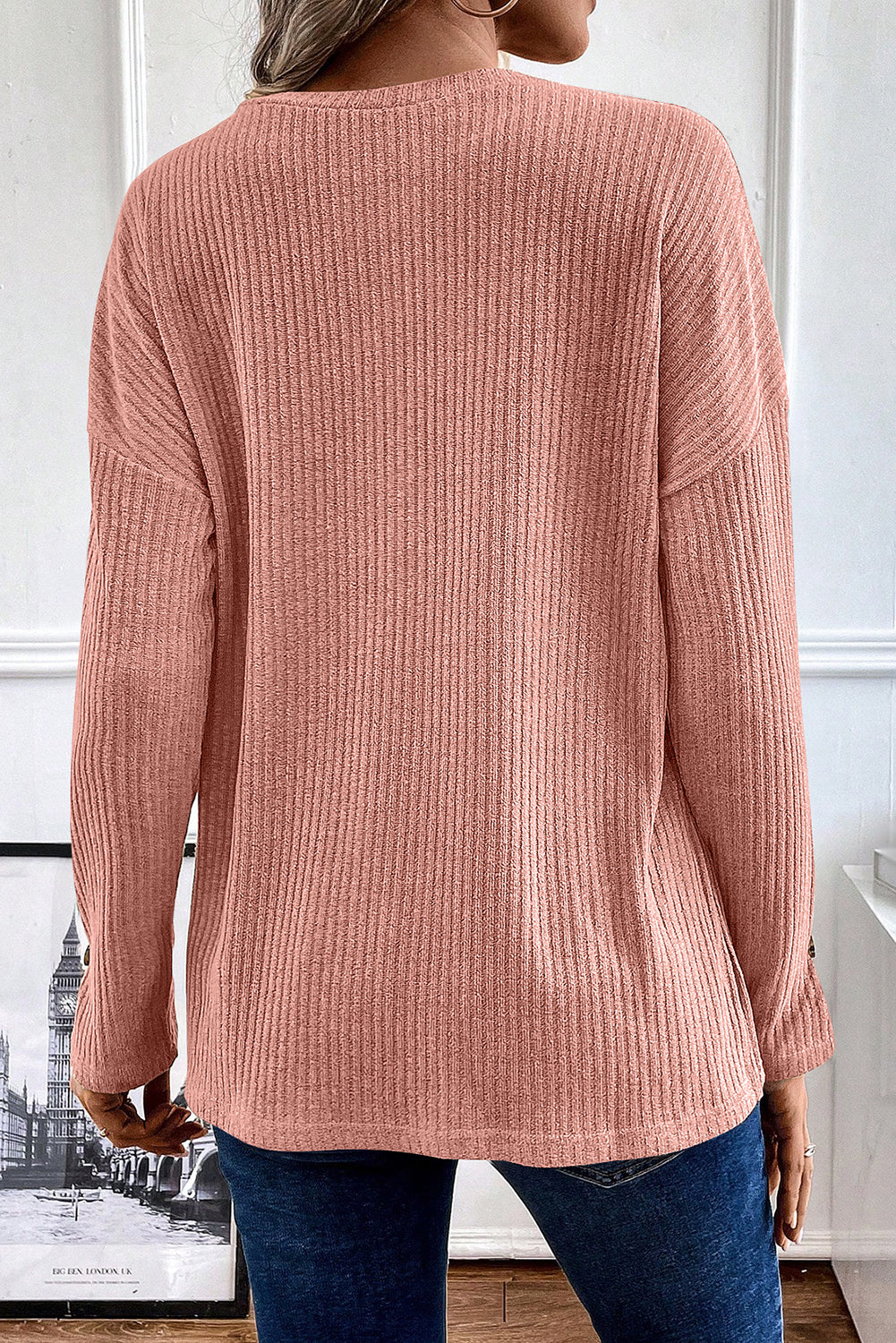 Top de punto henley texturizado de canalé rosa tostado