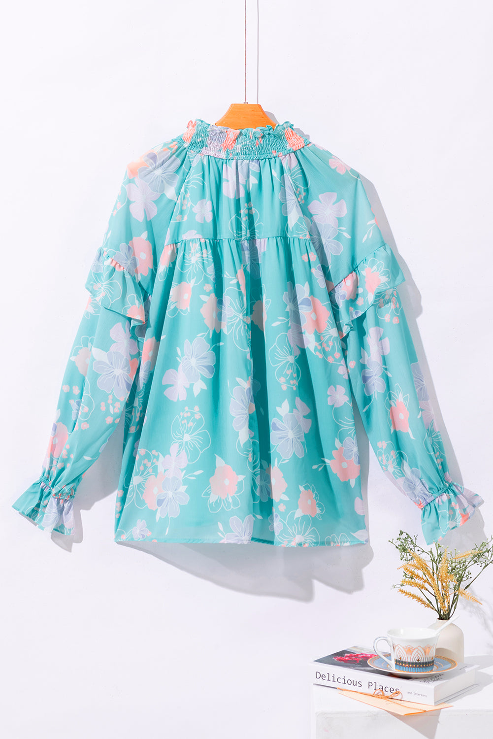 Blouse à manches bouffées à cou de cou floral bleu ciel