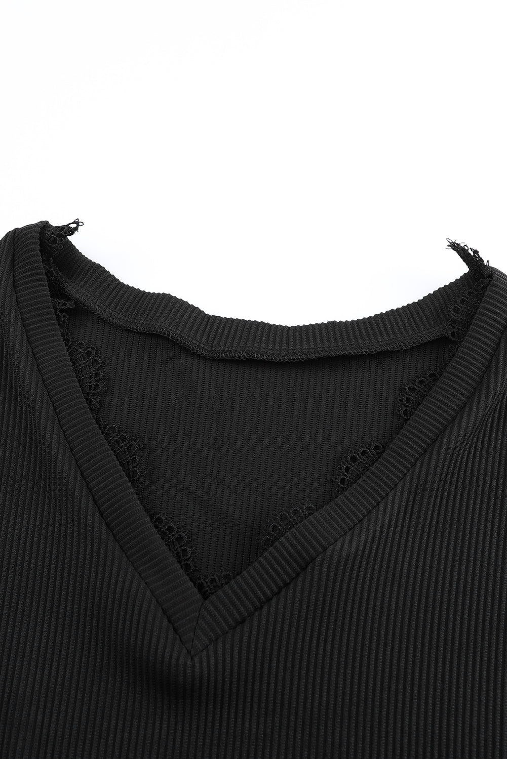 Top de manga larga con cuello en V y ribete de encaje con textura acanalada negro