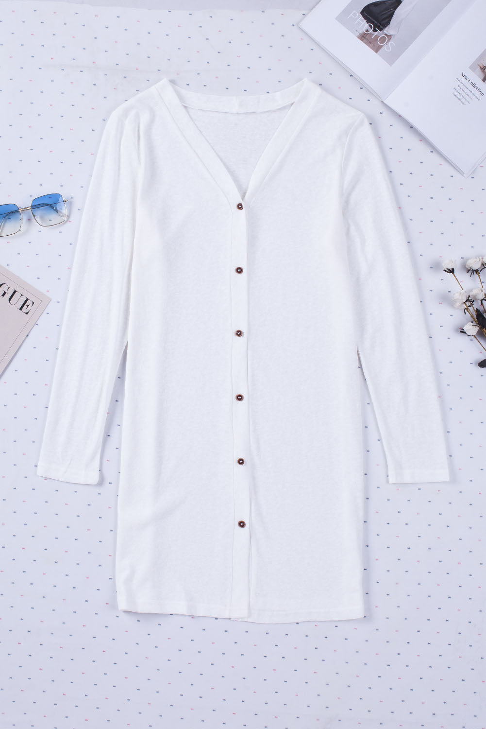 Cardigan blanc à boutons ouverts de couleur unie-A WOMAN WE LOVE
