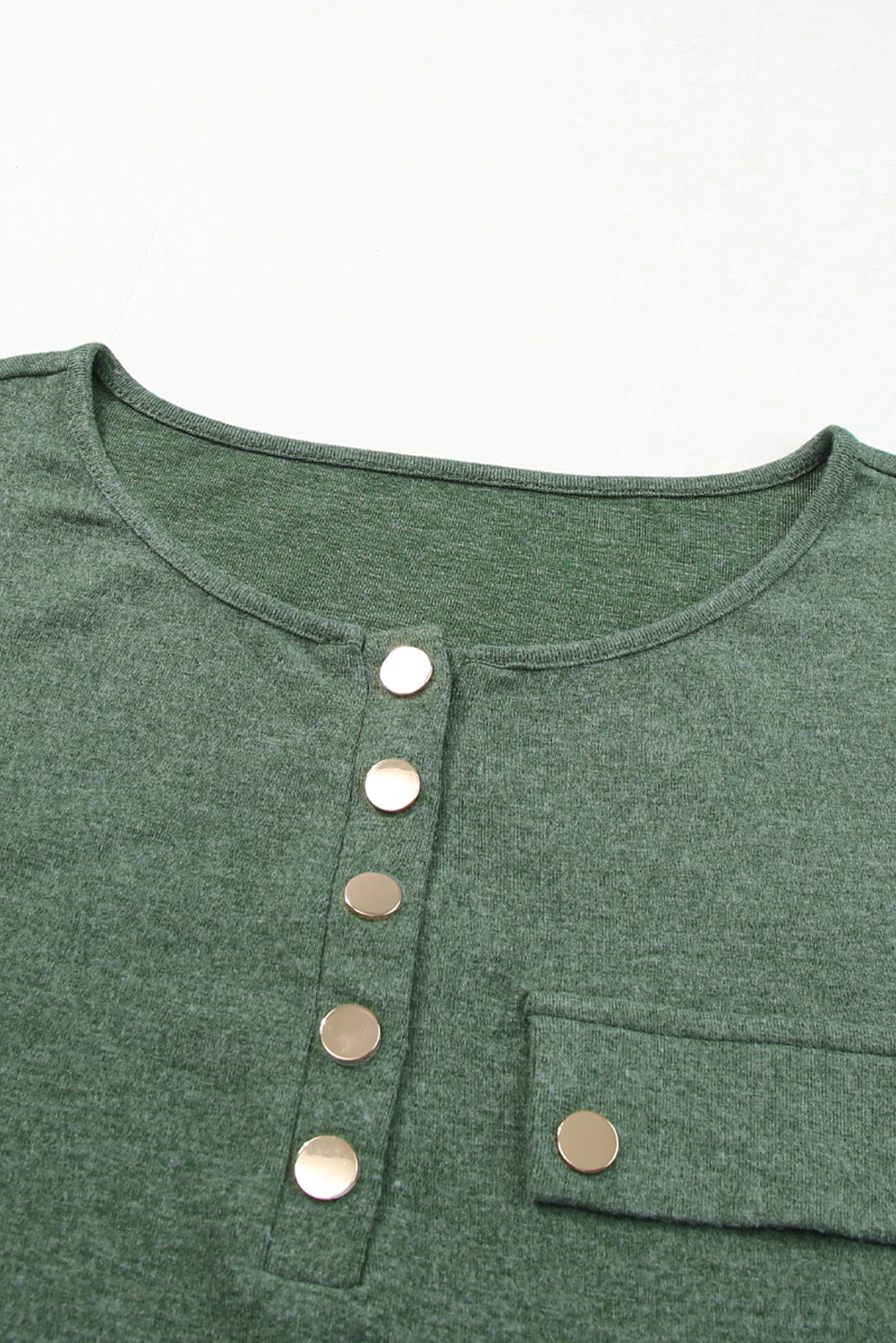 Top henley con botones a presión de manga larga verde niebla