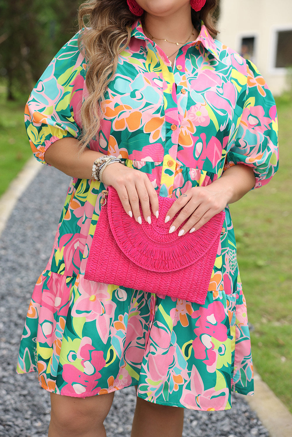 Vestido camisero escalonado con manga abullonada y estampado floral verde - Plus