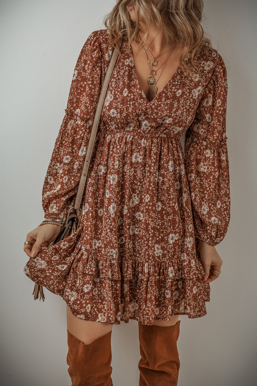 Brown Boho Floral Rusfled Puff manga V Neck Mini Vestido