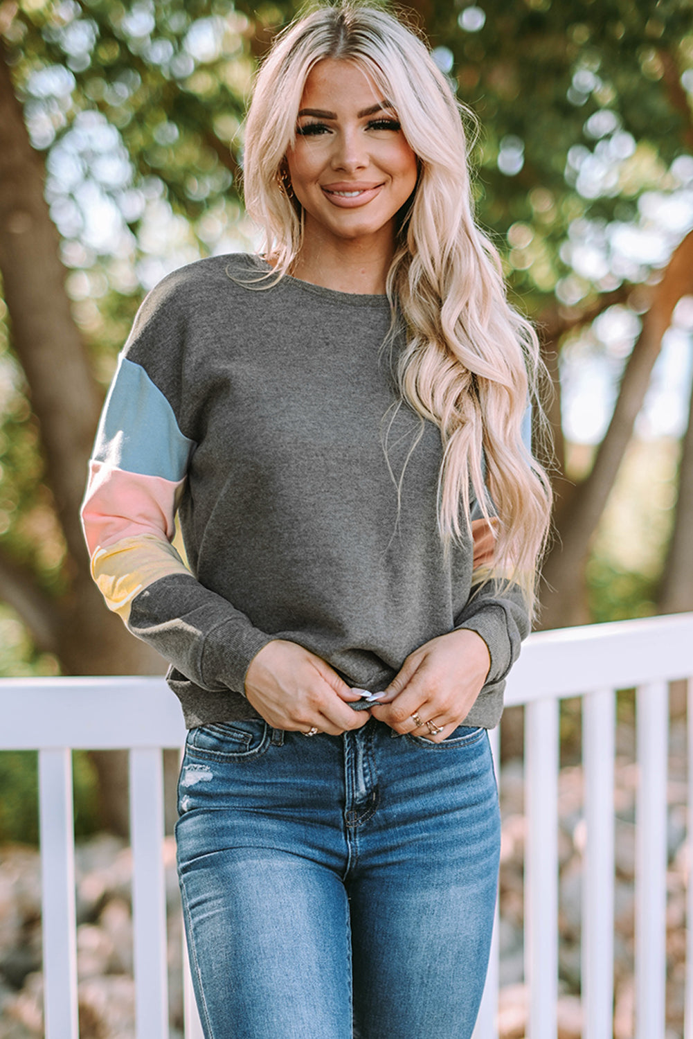 Sweat-shirt gris colorblock à manches longues