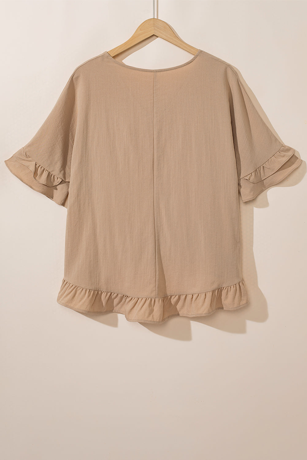 Light French beige lâche en V Ruffled Clouse