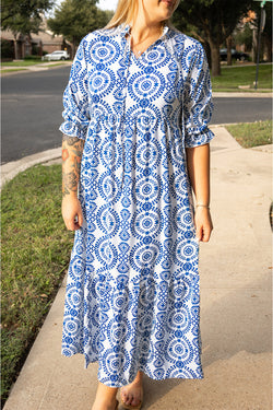 Vestido largo con cordones de estampado geométrico y cuello con muescas, gran tamaño, azul cielo