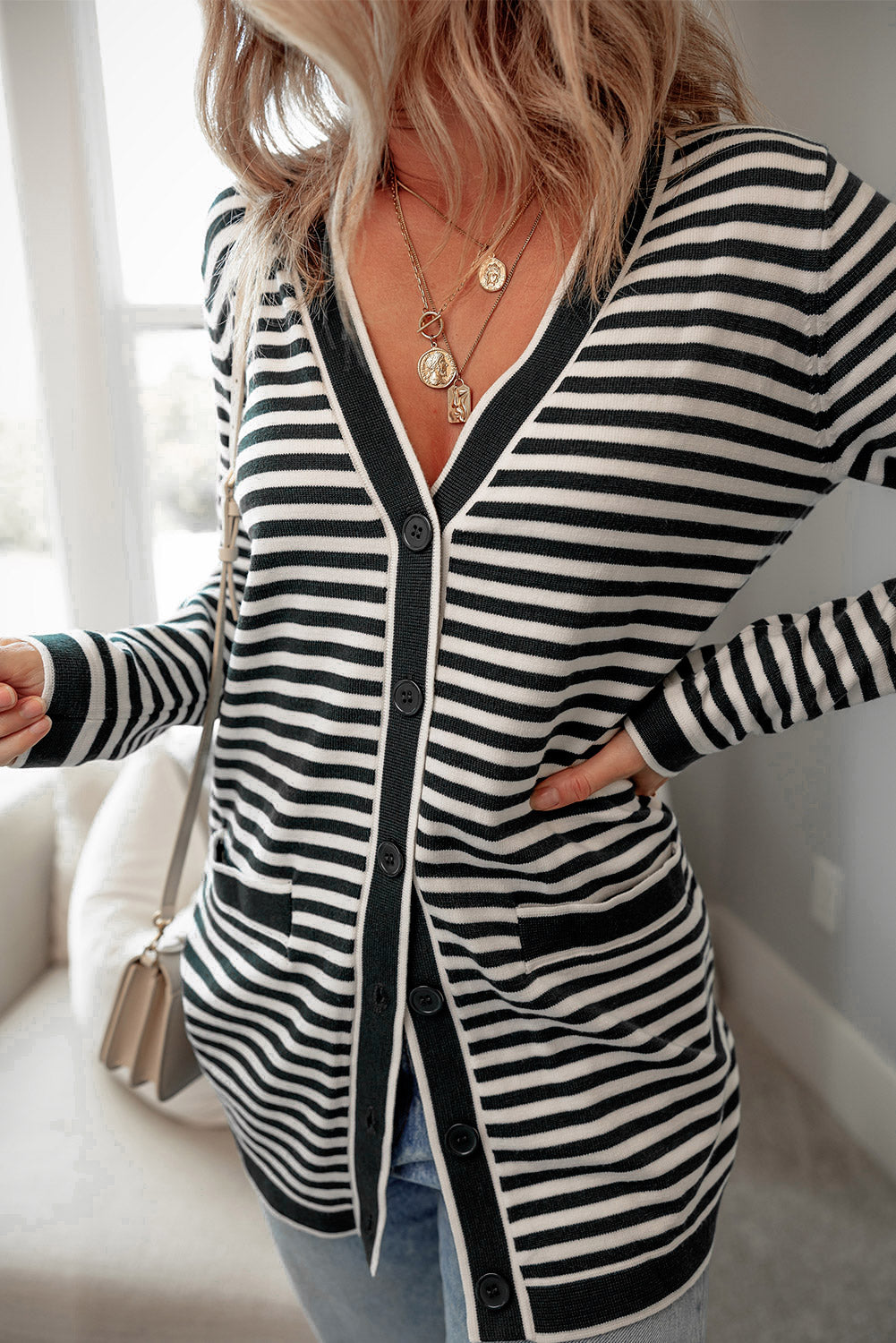 Cardigan tunique boutonné à manches longues et rayures noires-A WOMAN WE LOVE