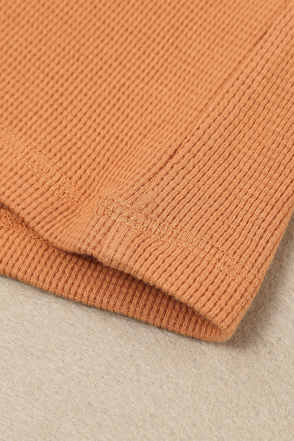 Haut Henley en tricot gaufré orange