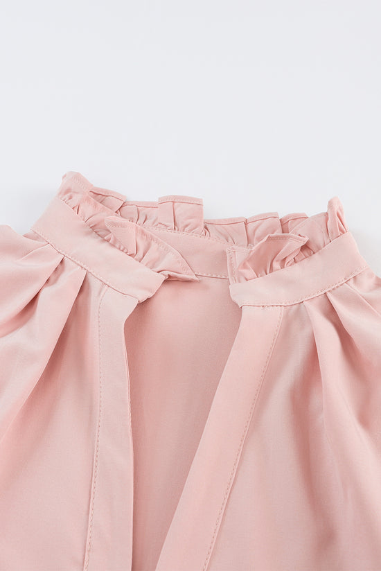 Ruffled pink dress and long -sleeved collar long collar