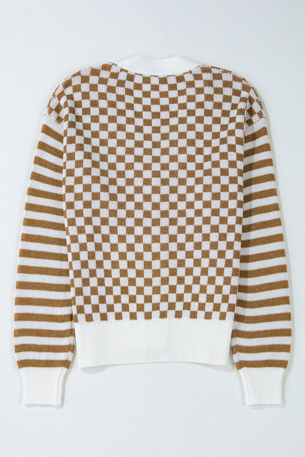 Cardigan marron à col en V boutonné et rayé à carreaux-A WOMAN WE LOVE