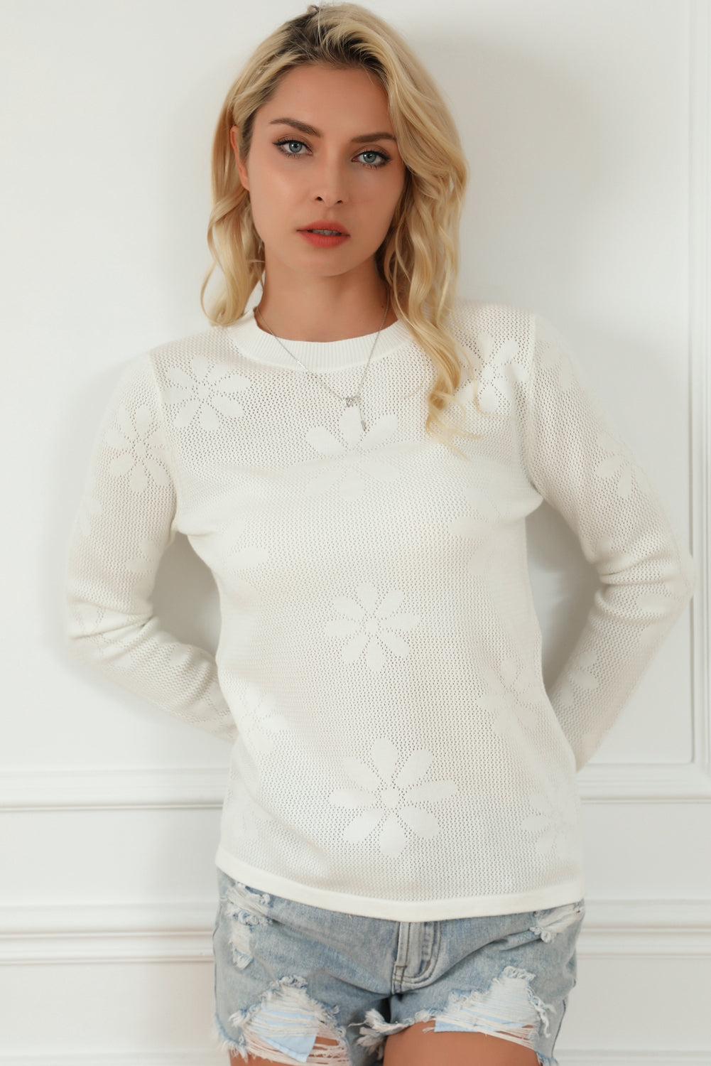 Pull à manches longues en tricot à fleurs blanches