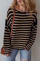 Black full -bodied sweater and drooping shoulders, round neck