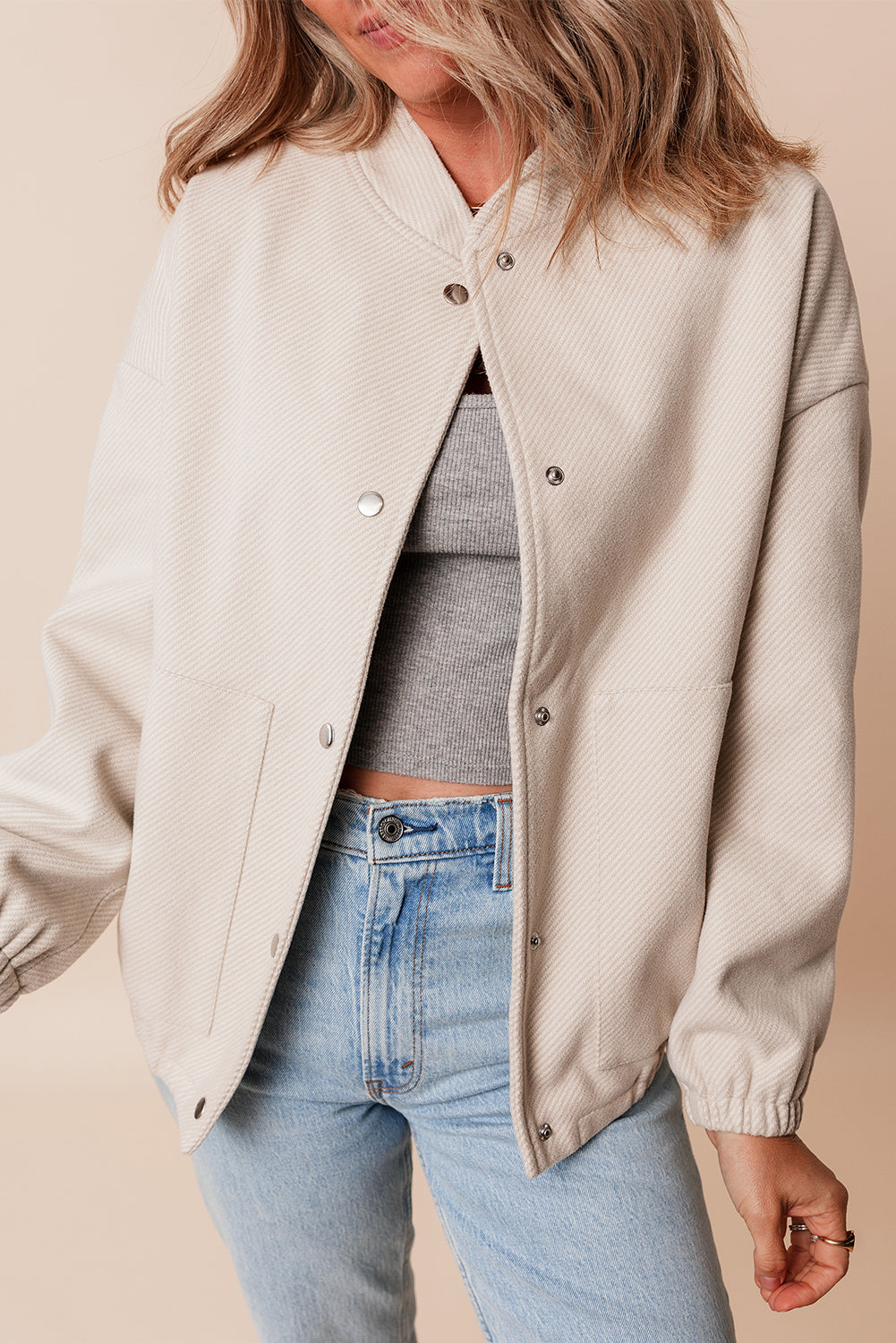 Blouson aviateur beige avec poches et col baseball-A WOMAN WE LOVE