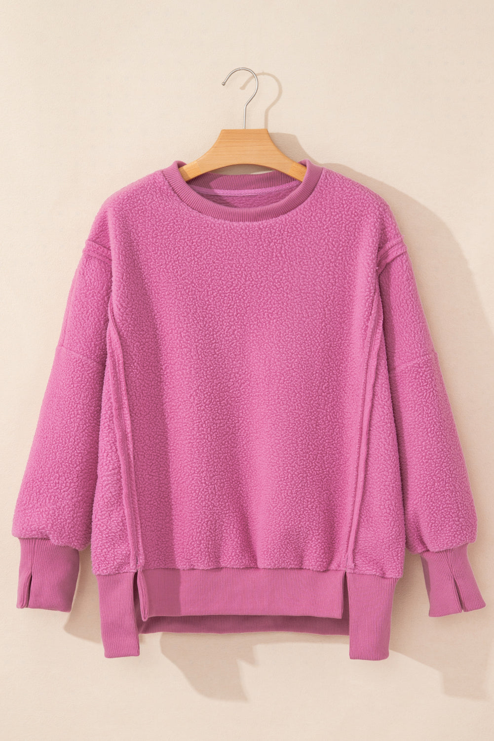 Sudadera de gran tamaño de color rosa sherpa rosa costado