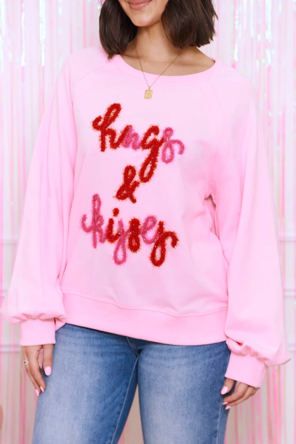 Sweat-shirt rose à manches raglan brodées Hugs and Kisses Pop Up