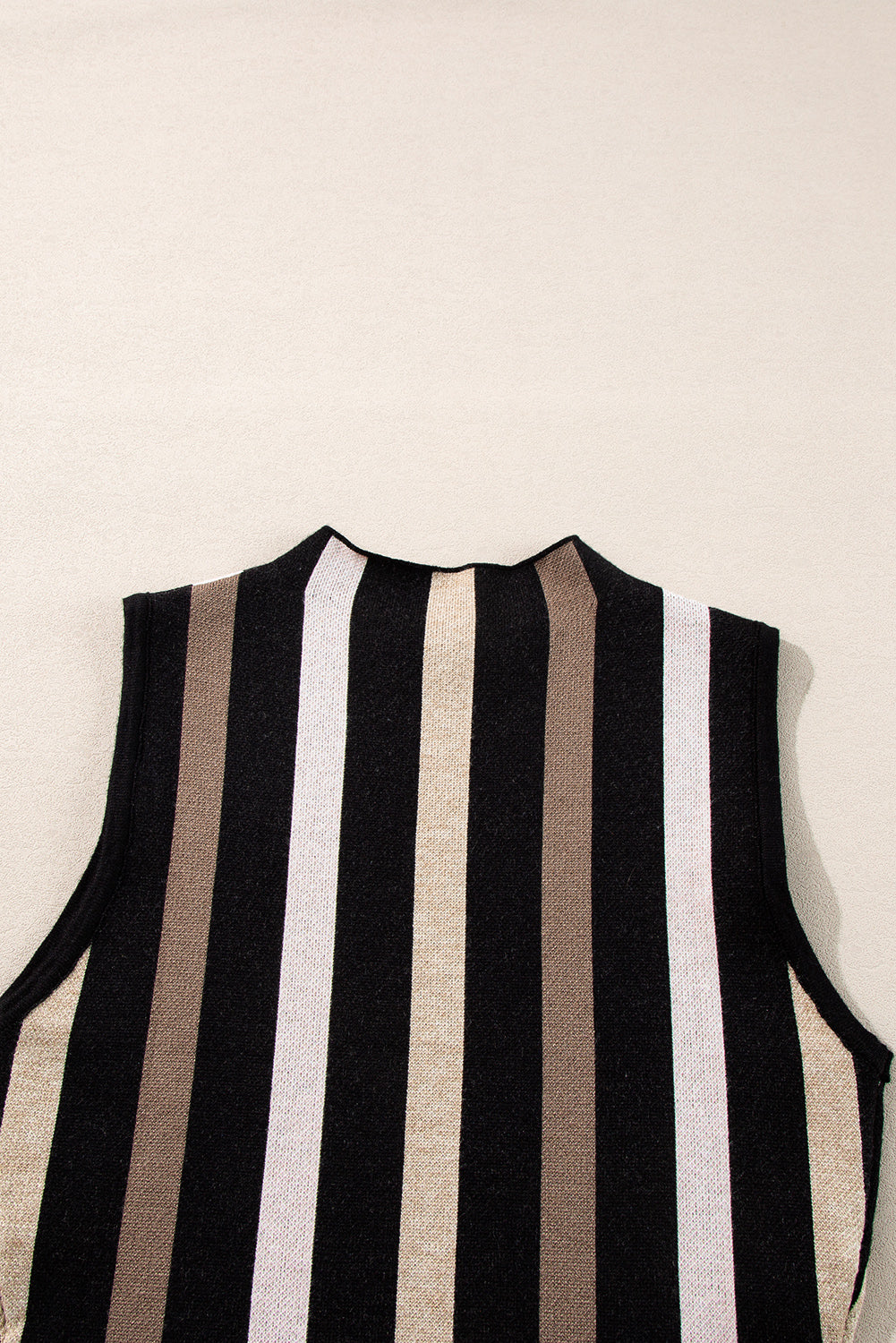 Black striped Slim cutting sweater, round neck