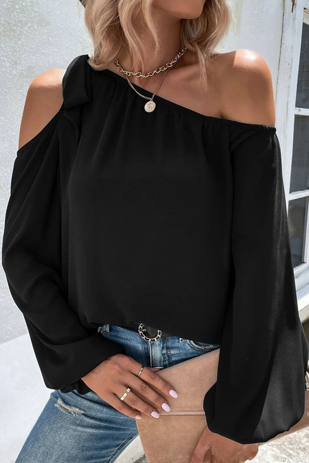 Blouse asymétrique nouée-A WOMAN WE LOVE