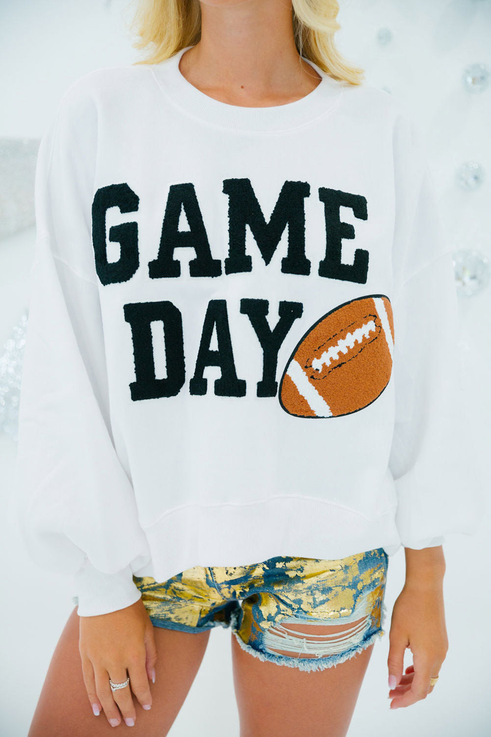 White Game Day Graphic Varsity Exterlever sudadera