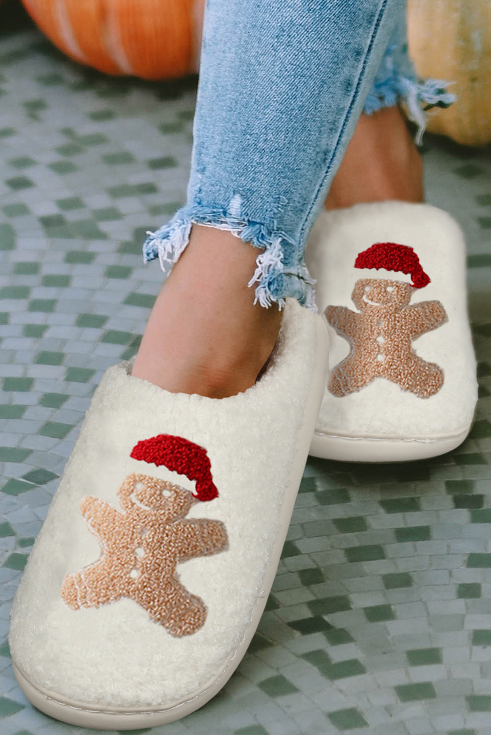 Blanc Christmas Gingerbread Man Slipers de maison en peluche