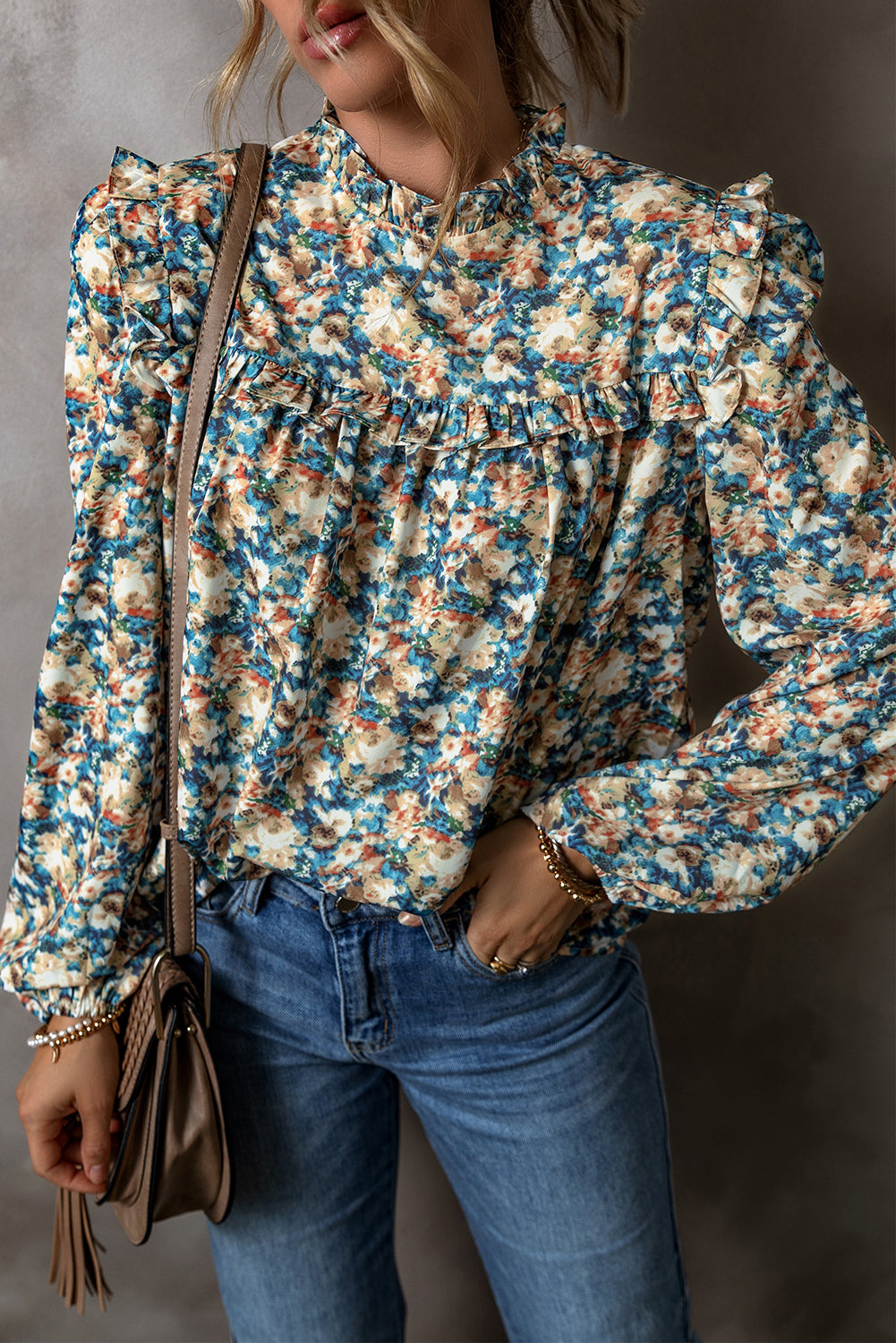 Blusa de manga de hojaldre simulado con estampado floral azul cielo