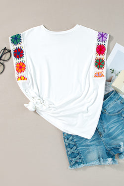 White top with round neck and sleeve in flower hook