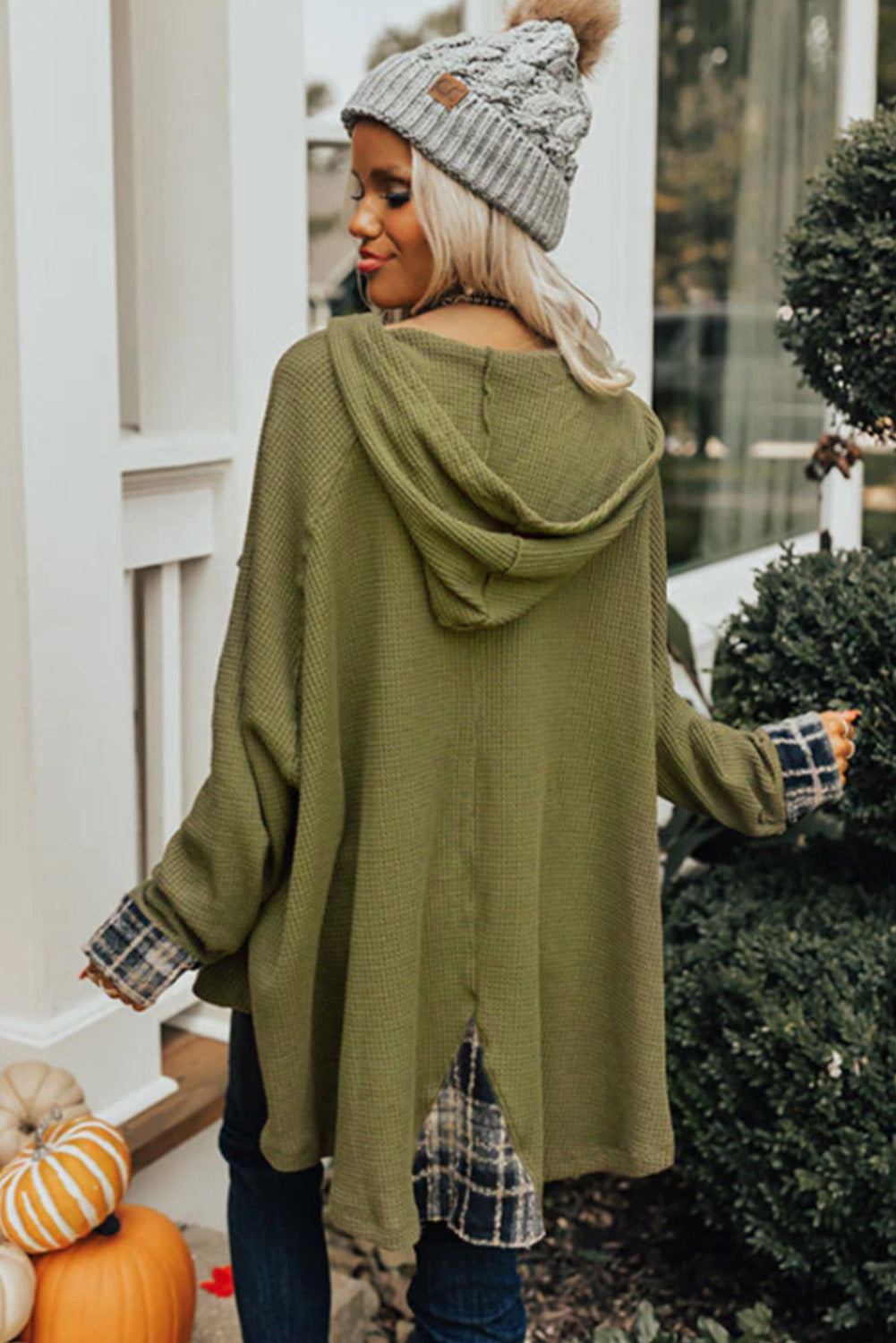 Green Flowy Plaid Accent Waffle Knit Henley Sampanía