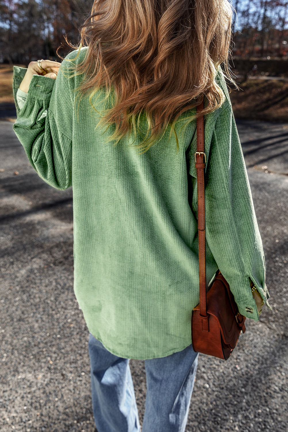 Veste en velours côtelé boutonnée avec poche plaquée vert brume