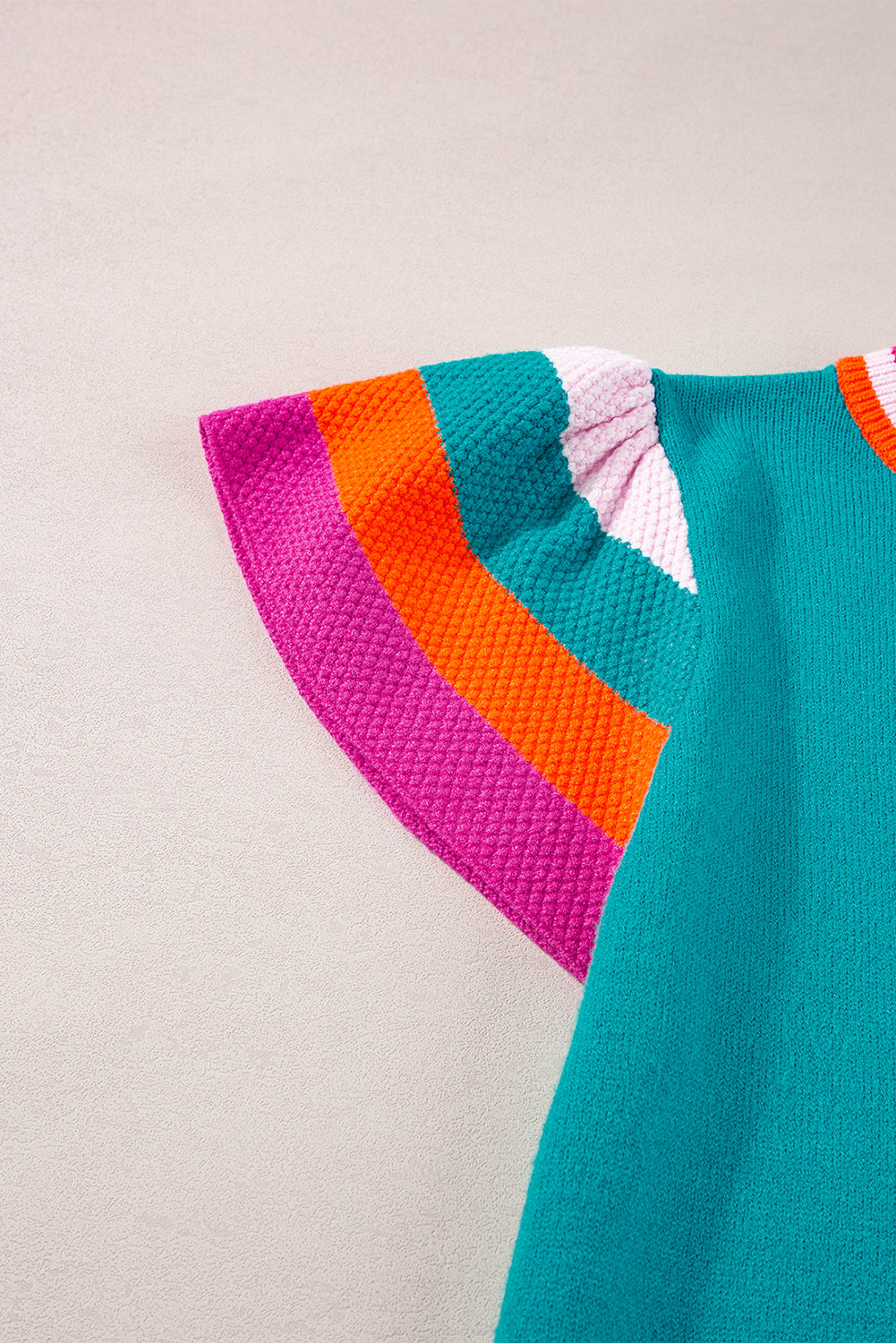 T-shirt knitted with floating sleeves *