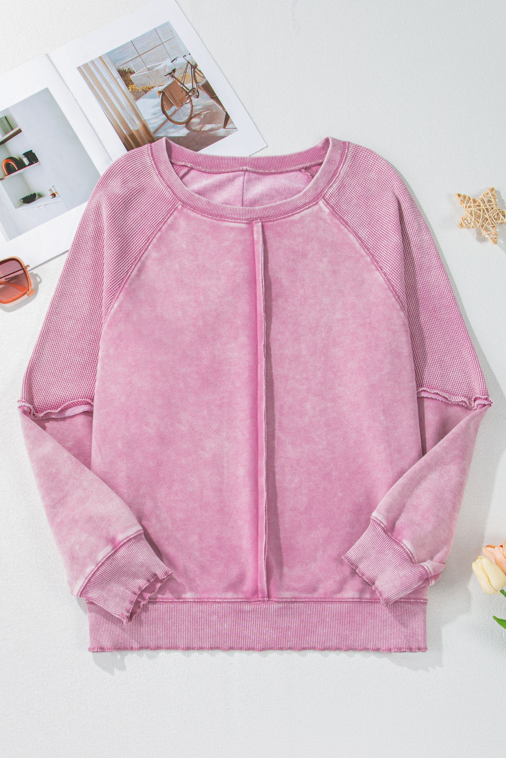 Sweat-shirt rose à manches raglan et patchwork en tricot gaufré uni