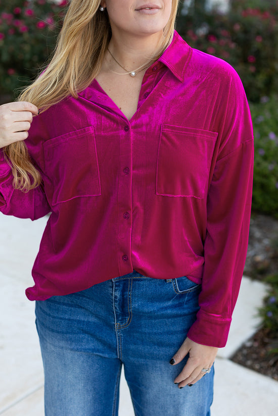 Gran camisa de bolsillo de pecho rosa brillante en terciopelo rosa grande