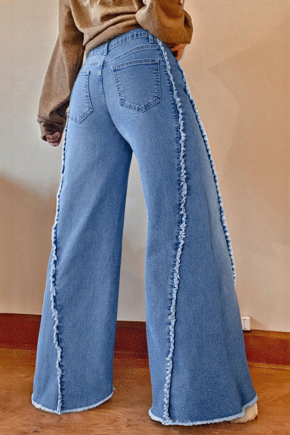 Jean évasé à ourlet brut avec coutures vintage Beau Blue