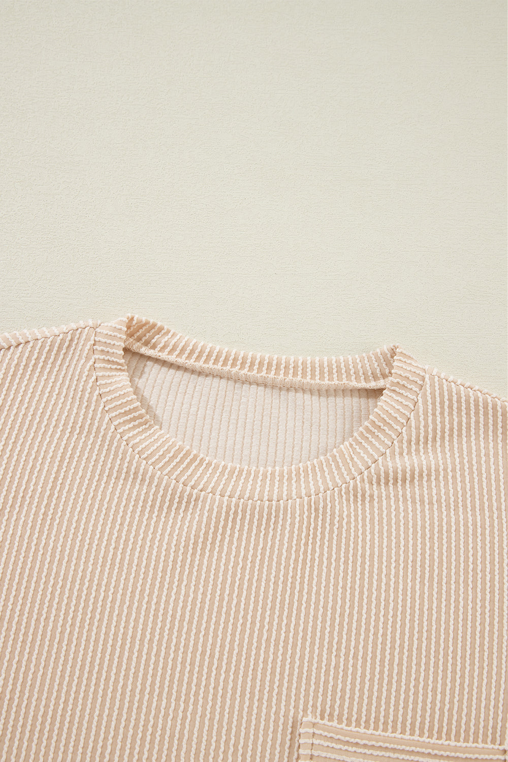 Ample cutting t-shirt with pockets *