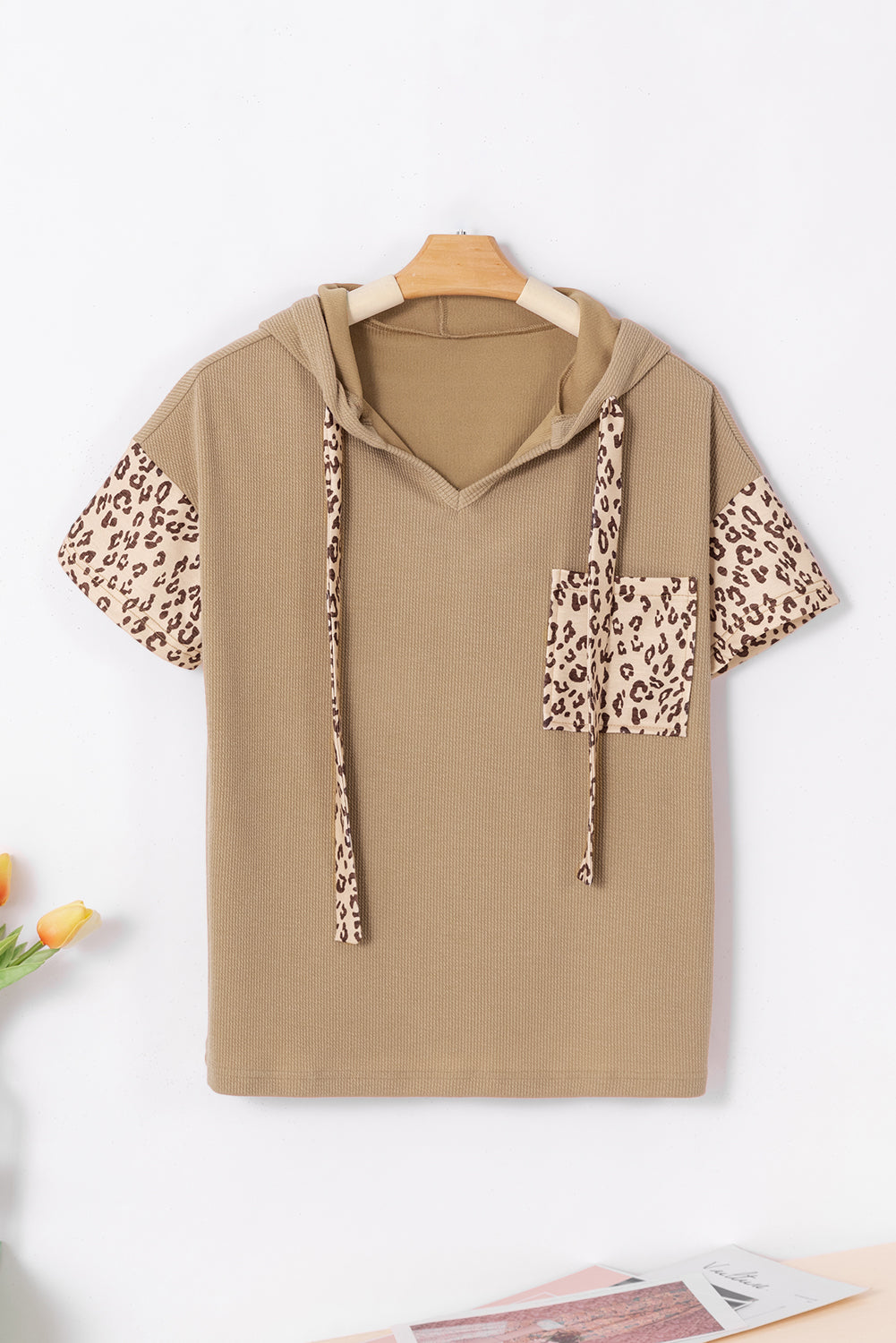 Khaki Leopard Patchwork Draw String Kapuze T -Shirt