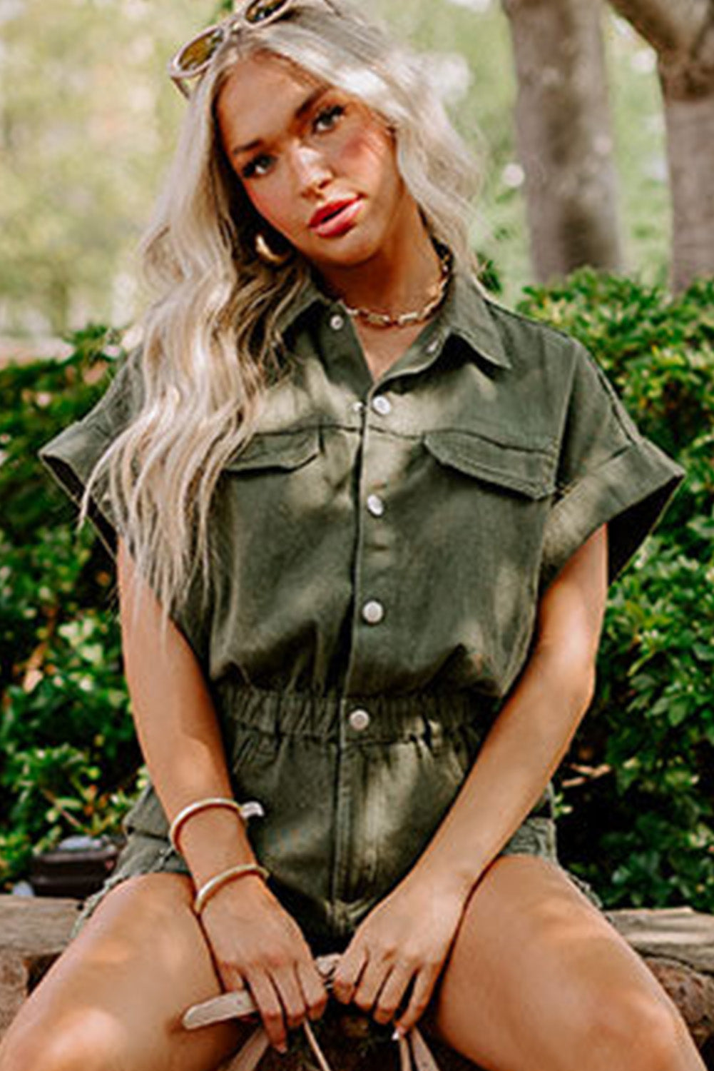 Combi-short en denim effiloché effet vieilli vert mousse-A WOMAN WE LOVE