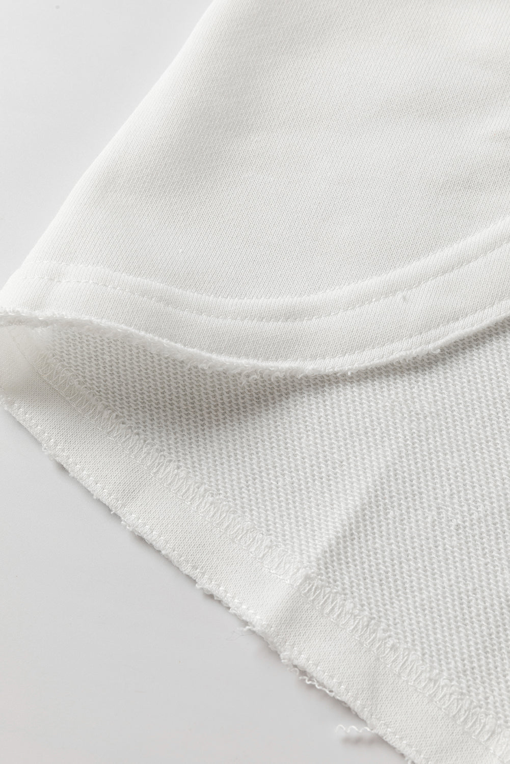 Bolsillos de mosaicos blancos sudadera con capucha de Henley de gran tamaño