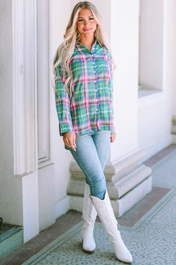 Long sleeve buttoned shirt and green tiles