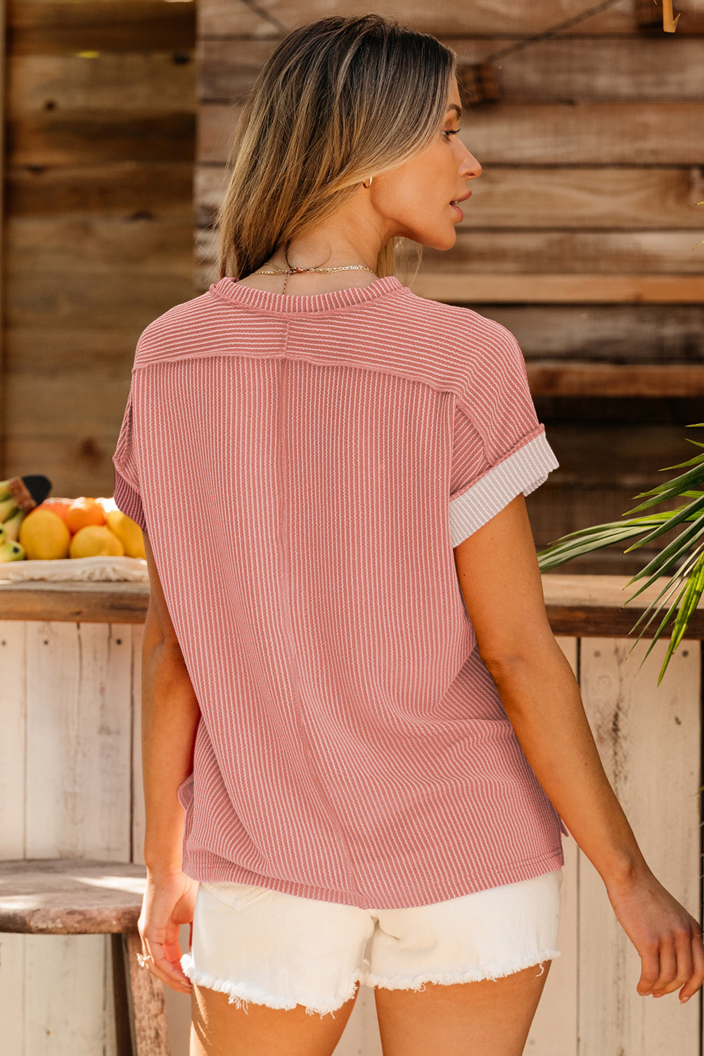 T-shirt with tight-shaped neck *