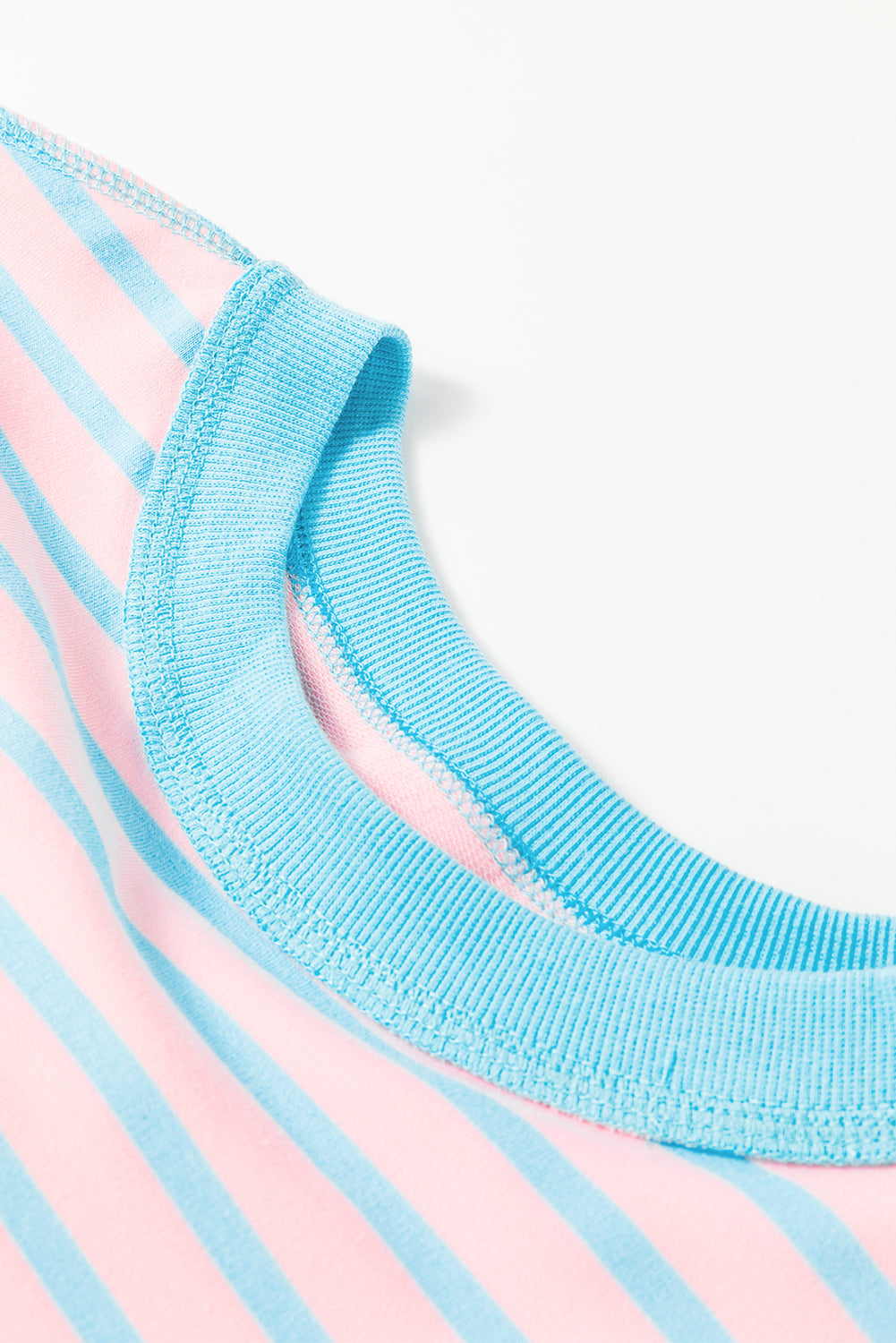 T-shirt up and down with pink stripes, oversized, contrasting border, exposed seams